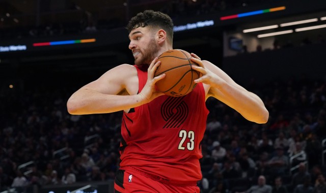 博鱼-篮板依旧很猛但终结手感不佳！克林根上半场7中2拿到4分10篮板