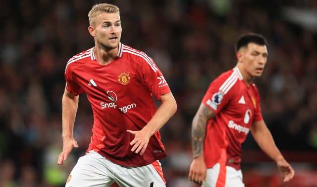 博鱼体育-曼晚：马奎尔续约释放后防线重组信号，利马德里赫特位置或将不保